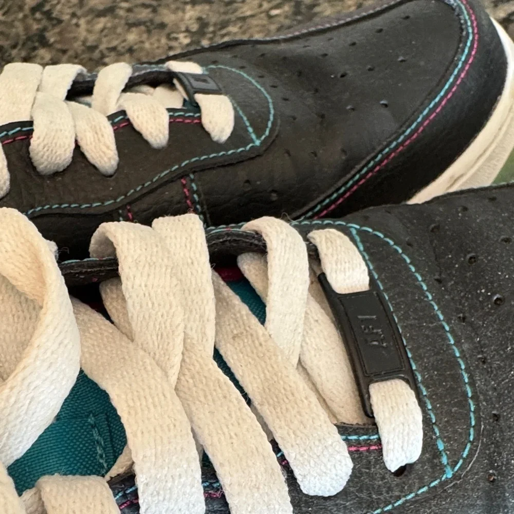 Nike Air Force 1 Miami nights Black with Teal and Pink Details EUC 9.5